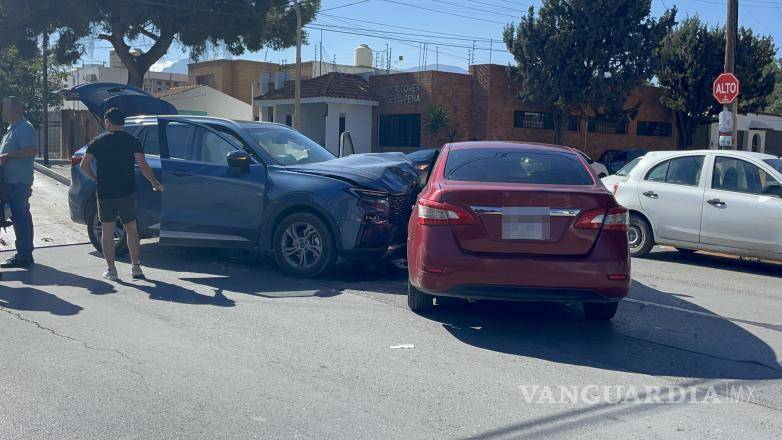 $!Una mujer resultó lesionada y fue trasladada a un hospital privado.