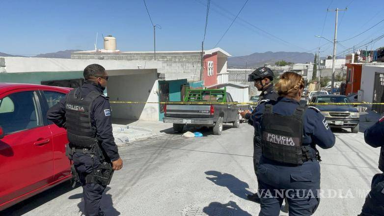 $!Autoridades municipales acordonaron el área mientras se realizaban las investigaciones pertinentes.