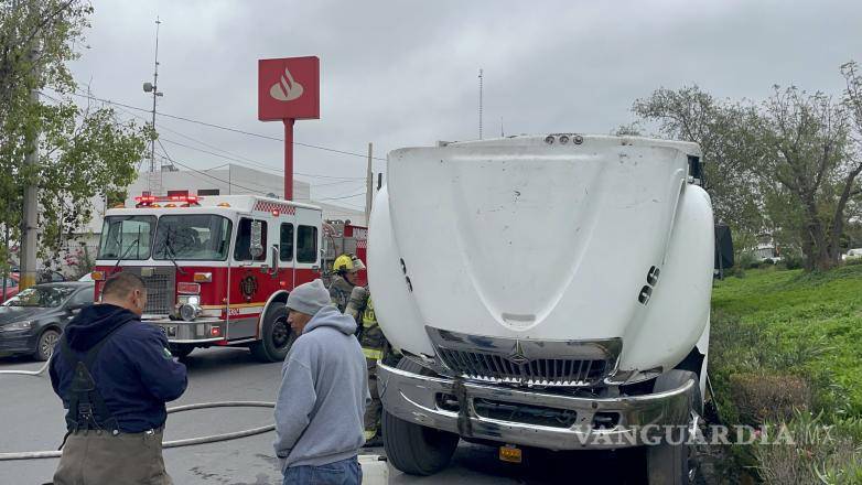 $!La unidad, con placas de circulación 019 039 D, muestra los daños materiales sufridos durante el incendio.