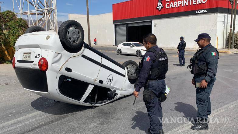 $!Ambos quedaron detenidos y llevados a las instalaciones de la Policía Municipal, quedando a disposición del Ministerio Público.