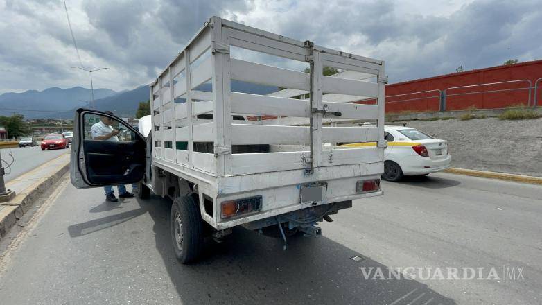 $!El percance ocurrió sobre el periférico Luis Echeverría, a la altura de un centro comercial, la mañana de este lunes.