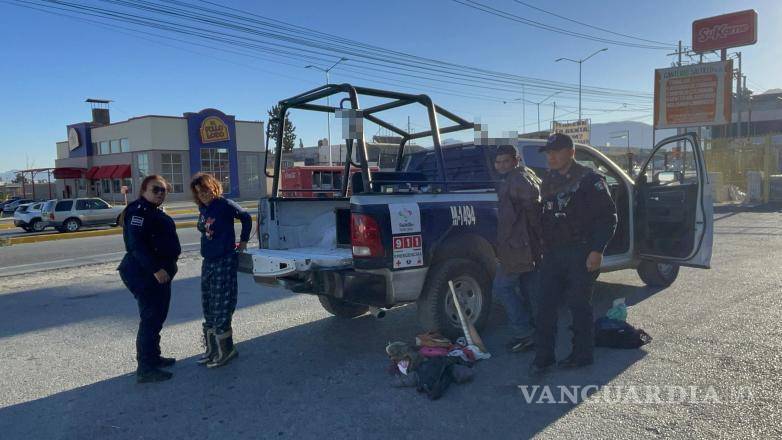 $!La pareja detenida fue identificada con antecedentes de robo en comercio y otros delitos.