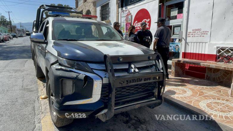 $!El hombre fue detenido con productos sustraídos de una tienda en la colonia San Ramón.