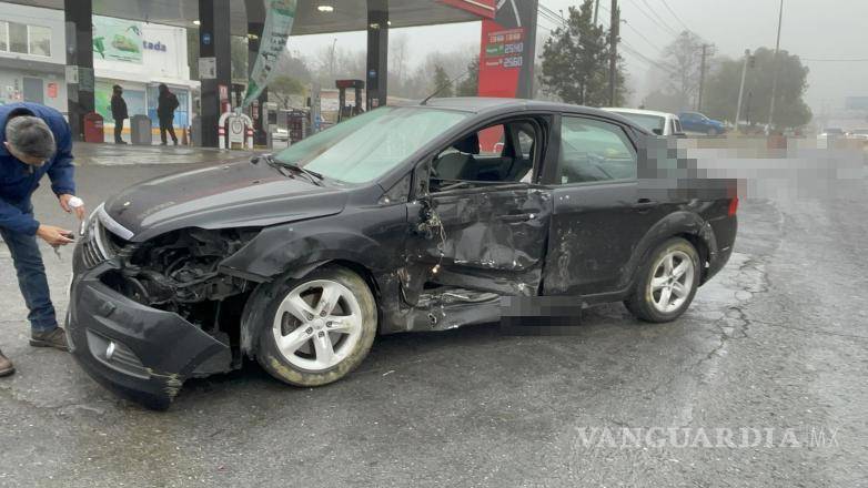 $!Los vehículos fueron retirados de la vialidad mientras las aseguradoras gestionaban los daños.