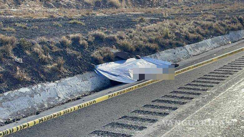 $!Peritos de la Fiscalía realizaron las diligencias en el lugar para iniciar la investigación.