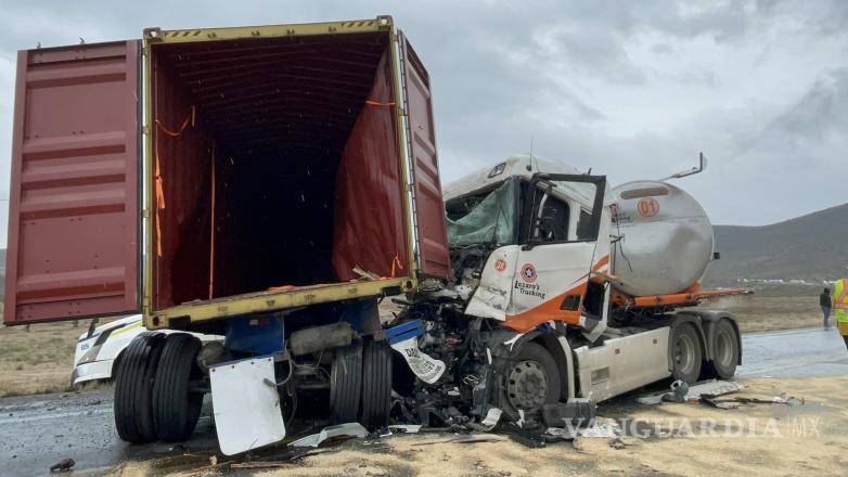 $!A pesar de la intención de frenar, el transportista no pudo hacerlo.