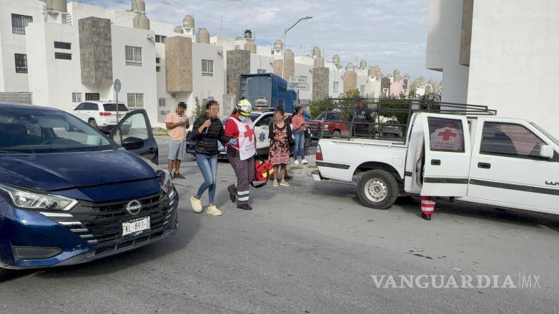 $!Brenda Elizabeth Hernández Soto, de 27 años, recibió atención prehospitalaria tras el percance.