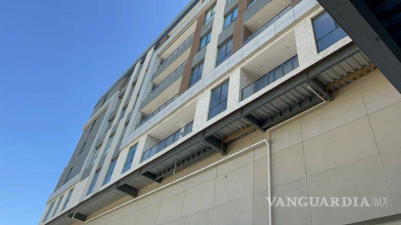 $!El ingreso del detenido al inmueble se habría realizado mediante un agujero en el techo y el uso de una escalera de incendios.