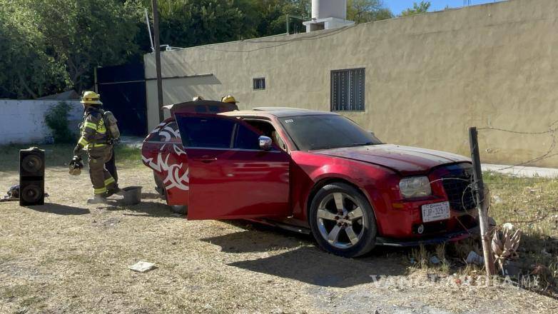 $!El incidente no dejó personas lesionadas, aunque sí movilizó a cuerpos de emergencia en el cruce de Puerto de Matamoros y Puerto Ángel.