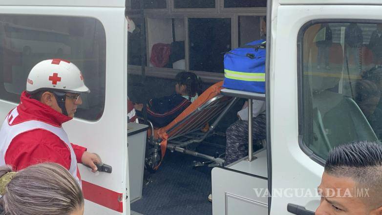 $!La pequeña fue llevada a un hospital en la ambulancia.