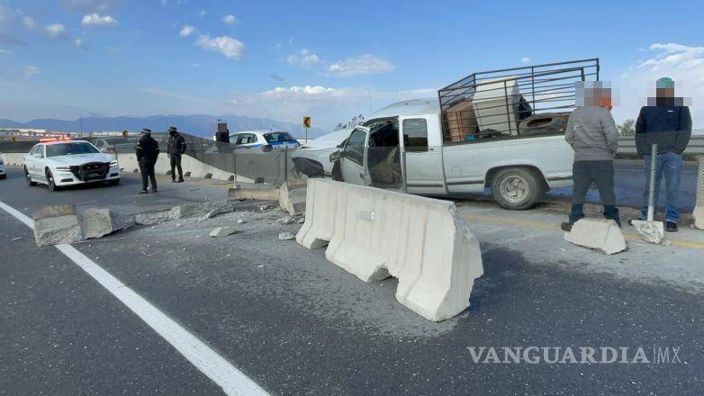 $!La rápida intervención de la Guardia Nacional permitió la retirada del vehículo y la limpieza de la zona.