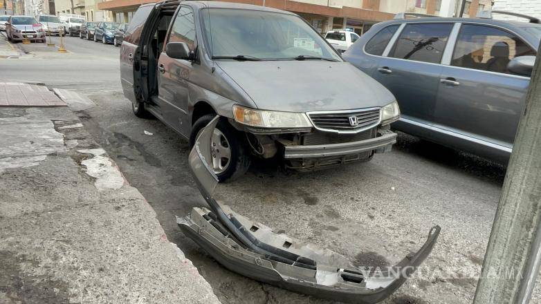 $!El accidente ocurrió alrededor de las 8:30 de la mañana de este lunes, cuando el joven circulaba por la calle de Benito Juárez con dirección a General Cepeda.