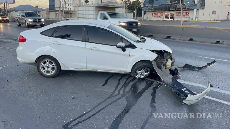 $!El conductor fue trasladado a un hospital por sus propios medios debido a las lesiones sufridas.