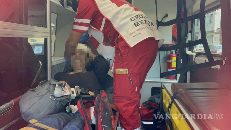 $!Norma ¨N¨, de 54 años, fue trasladada al Hospital General para atención médica.