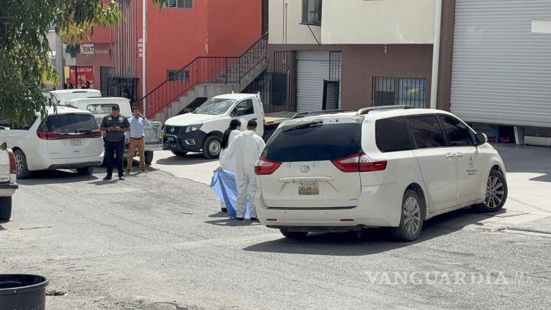 $!El cuerpo de Sixto Rodríguez Monsiváis fue trasladado al Servicio Médico Forense para determinar las causas del fallecimiento.