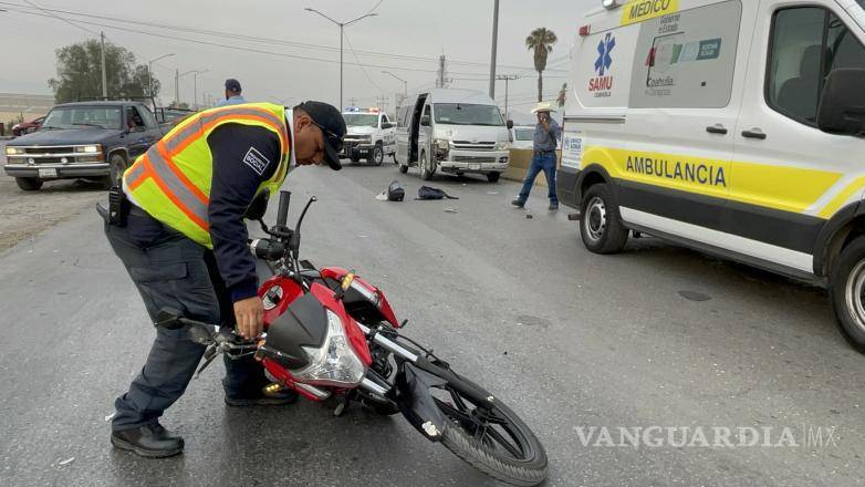$!El accidente ocurrió alrededor de las 7:10 de la mañana de este jueves, cuando el joven intentó cruzar el bulevar Vito Alessio Robles.