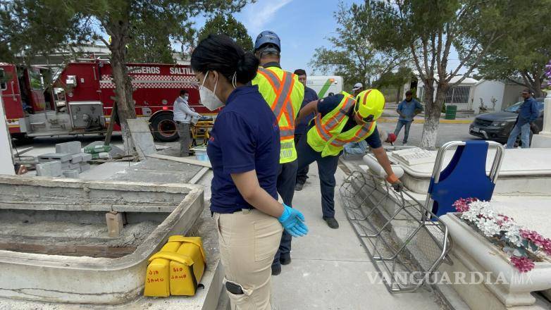 $!Los compañeros del trabajador llamaron de inmediato a los servicios de emergencia al percatarse del accidente.