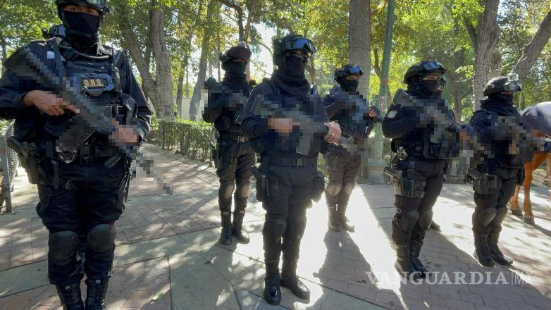 $!Integrantes del Grupo de Reacción Sureste participan en el operativo decembrino para prevenir delitos en zonas concurridas.