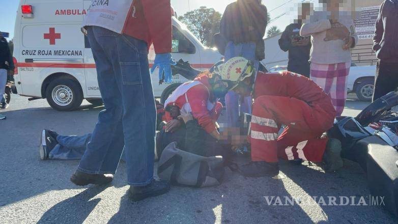 $!Personal de la Cruz Roja brindó atención médica en el sitio, descartando lesiones graves.