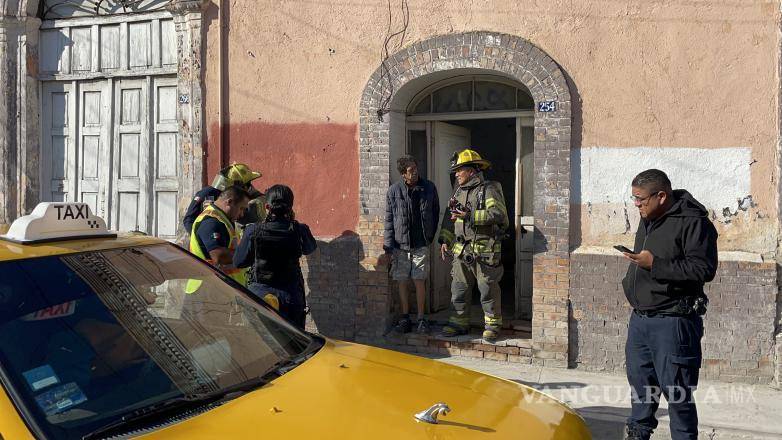 $!El residente, identificado como José Luis, explicó que estaba cocinando con leña dentro de su hogar.