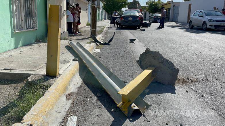 $!El automóvil circulaba por la Calle 19 en dirección a la avenida Oriente, pero no se detuvo al pasar por la avenida Central.