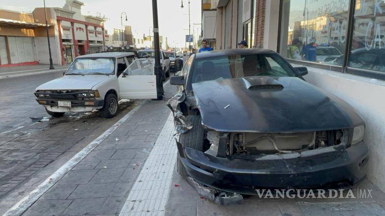 $!Presuntamente los frenos no le funcionaron al Mustang.