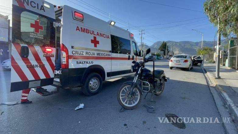 $!La moto terminó con cuantiosos daños.