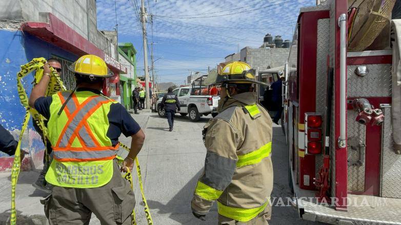 $!Personal de la Cruz Roja y bomberos confirmaron el deceso de Francisco después de realizarle los primeros auxilios.