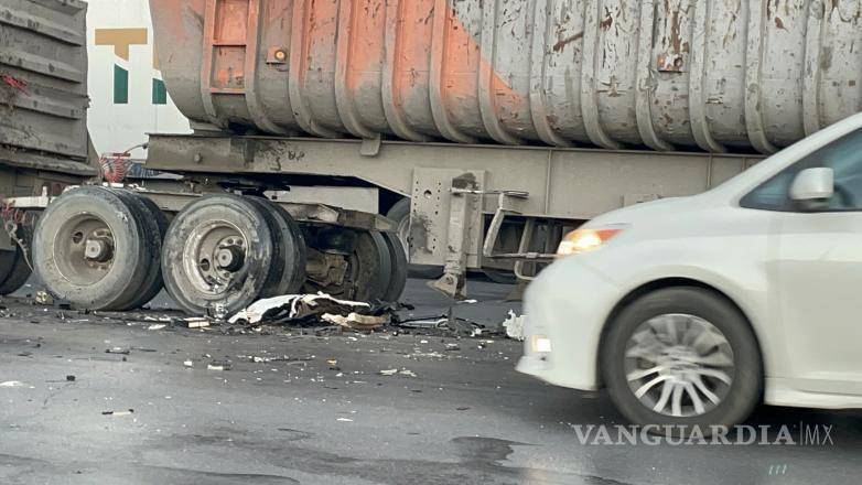 $!A pesar de lo aparatoso del accidente, solo se registraron daños en los vehículos involucrados.