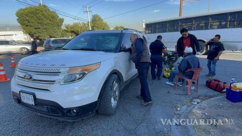 $!Una camioneta Ford Explorer, cuyo conductor no vio al motociclista, fue señalada como responsable del siniestro.