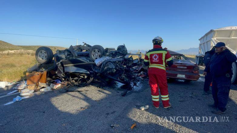 $!La colisión entre una Chevrolet Silverado y un Dodge Intrepid dejó cuatro muertos y tres lesionados.