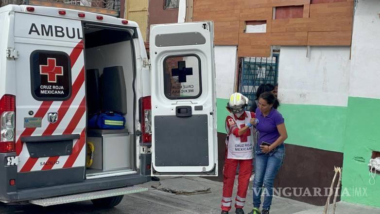 $!Una menor de edad fue atendida por socorristas tras el altercado, pero no requirió traslado al hospital.