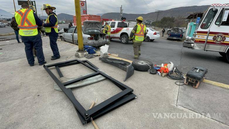 $!El accidente ocurrió en el cruce de Valentín Canalizo y Luis Echeverría Álvarez, en la colonia La Minita.