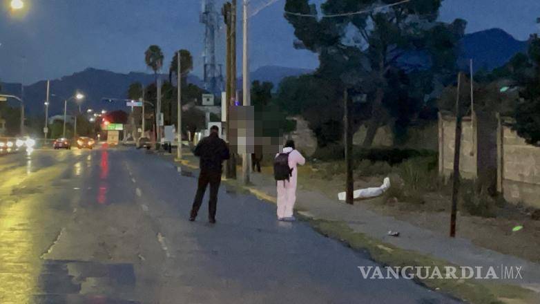 $!Paramédicos de la Cruz Roja confirmaron el fallecimiento del hombre en el lugar.