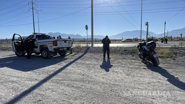 $!Saltillo: arrolla a oficial mientras dirigía el tránsito en Los Pastores; conductora es detenida