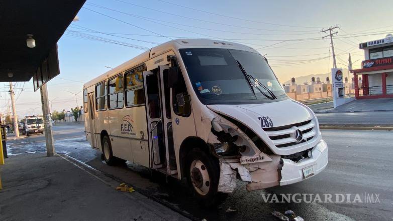 $!El operador responsable se fue del lugar y dejó abandonada su chatarra.