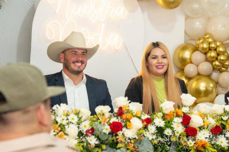 $!Yesica Sifuentes encabezó la ceremonia que unió a siete parejas.