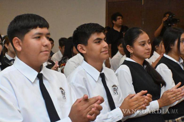 $!Los jóvenes asumieron la responsabilidad de ser agentes de cambio en sus comunidades, promoviendo entornos más humanos, solidarios y libres de conflictos.