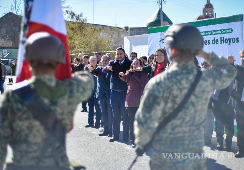 $!La ceremonia incluyó honores a la bandera y mensajes sobre el valor de la historia.