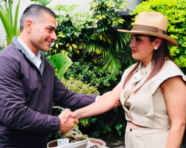 “Hasta hoy día puedo decir que el Secretario se ha portado a la altura”, declaró la alcaldesa de Uruapan.