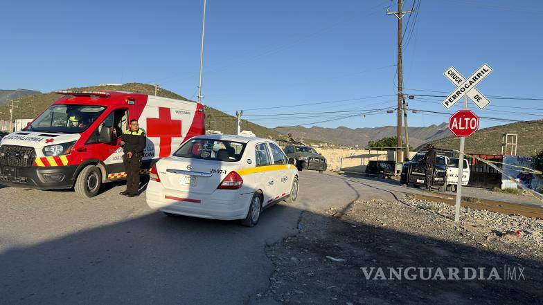 $!Paramédicos de la Cruz Roja acudieron al sitio y confirmaron el fallecimiento del hombre.