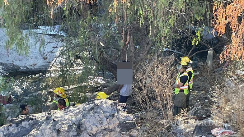 $!Personal de la Agencia de Investigación Criminal y peritos de la Fiscalía General del Estado realizaron las diligencias correspondientes en el lugar del hallazgo.