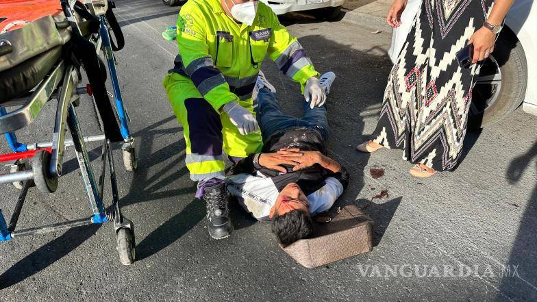 $!El joven motociclista también presentaba lesiones.