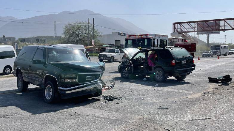 $!En la entrada al ejido La Angostura se presentó el accidente, luego de que la señalada como responsable realizó una mala maniobra.
