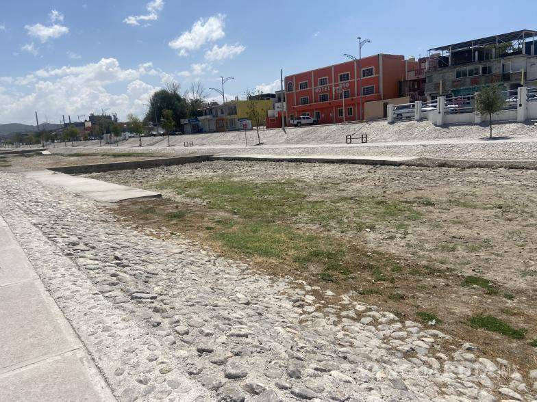 $!Por decisión del alcalde Mario Dávila, ya no se vertirá agua en el río artificial.