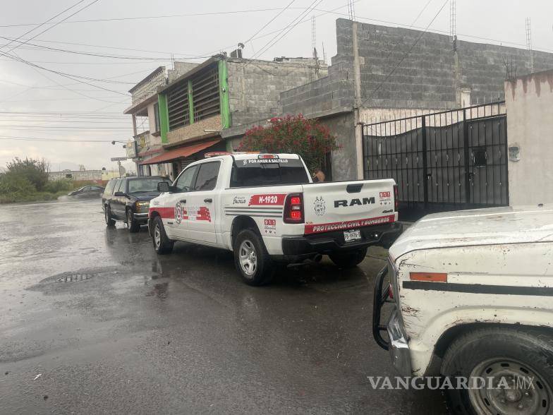 $!Personal de Protección Civil acudió al domicilio para tomar conocimiento de lo ocurrido y descartó personas lesionadas.