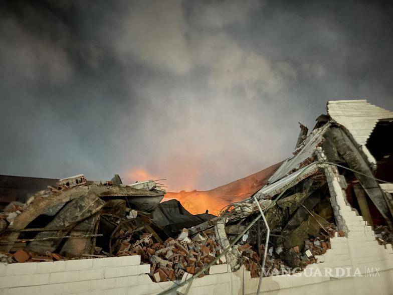 $!Tras varios minutos de combate, las llamas finalmente fueron sofocadas.
