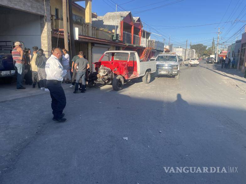 $!La camioneta remolcada se soltó y causó un accidente, atropellando a un joven que celebraba la Navidad con su familia.