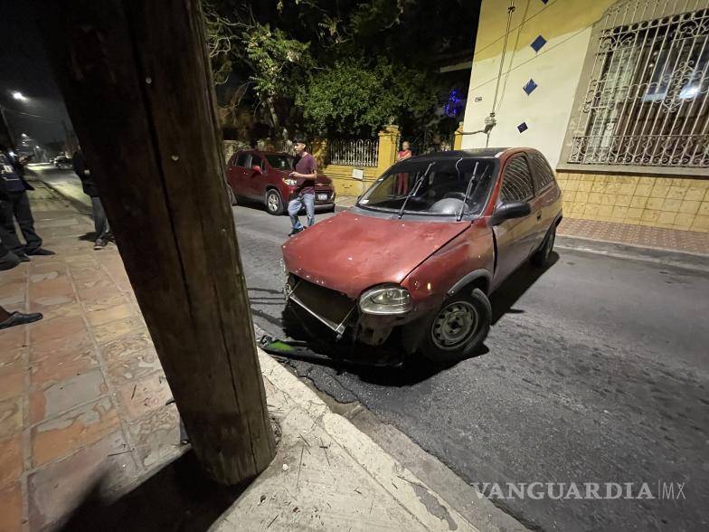 $!El joven fue detenido por un agente de Tránsito Municipal que acudió a tomar declaración sobre el accidente.
