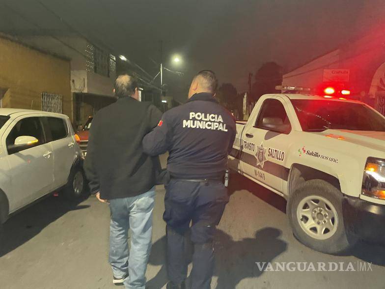 $!El conductor fue llevado directamente a la delegación de la policía municipal para ser sometido a un examen médico y realizarle una prueba de alcoholemia.